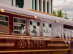 Tren utilizado por el restaurante 1921 Express.